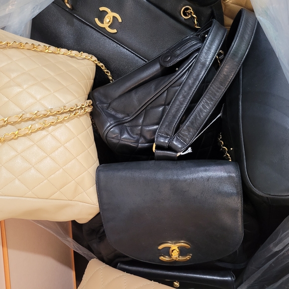 CHANEL CLEARANCE SALES- DON'T MISS OUT - Picture 4 of 4